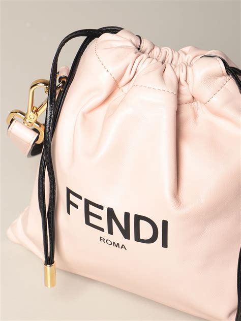 tracolla fendi ragazza carina|Borse e borsette da donna tracolla Fendi .